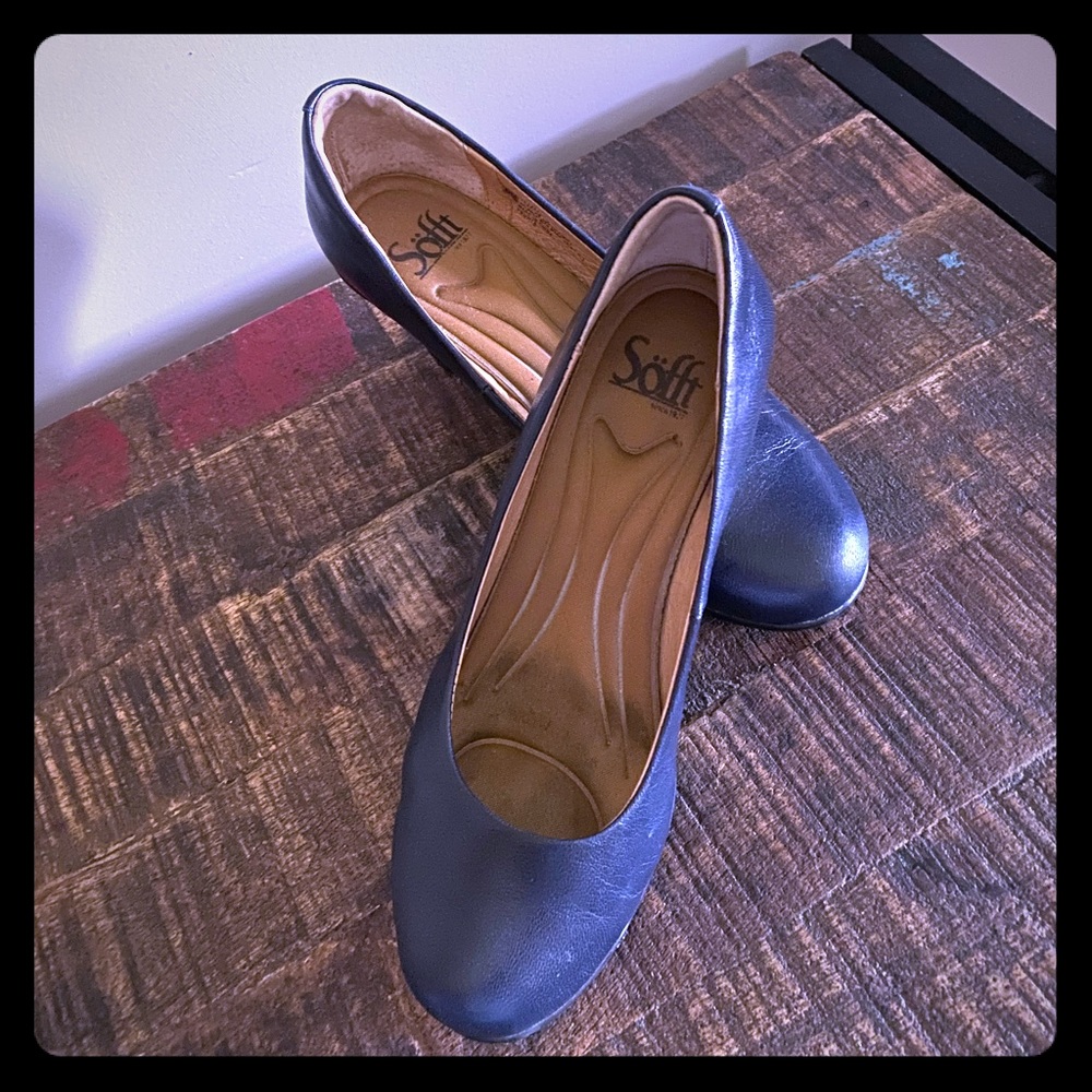 Sofft navy heels